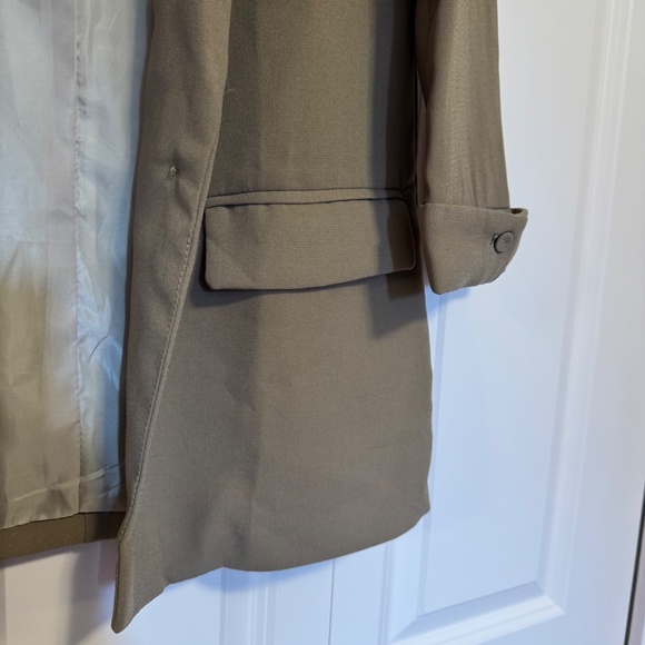 Blazer - Picture 2 of 3